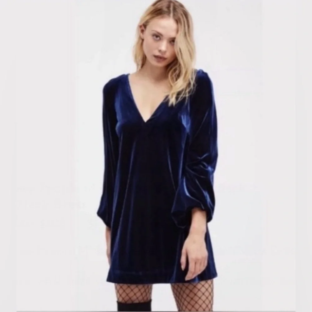 Free People midnight blue velvet balloon sleeve dress - Picture 5 of 14